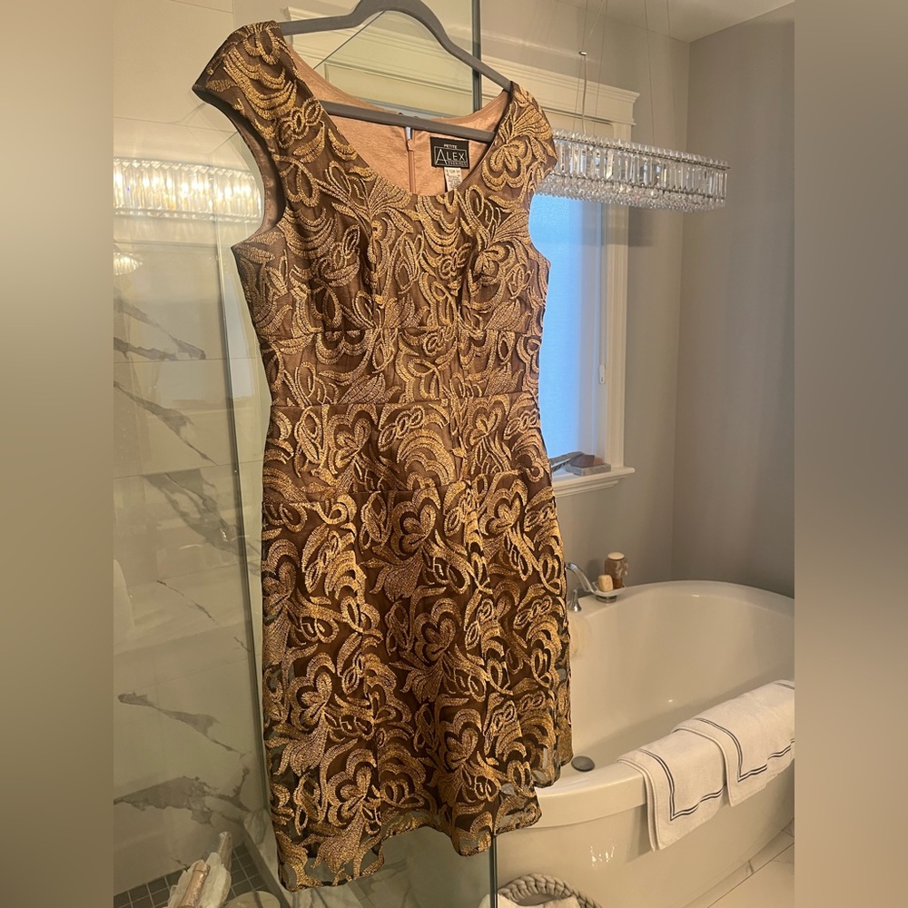 Alex evenings gold lurex embroidered size 12 petite cocktail dress over nude